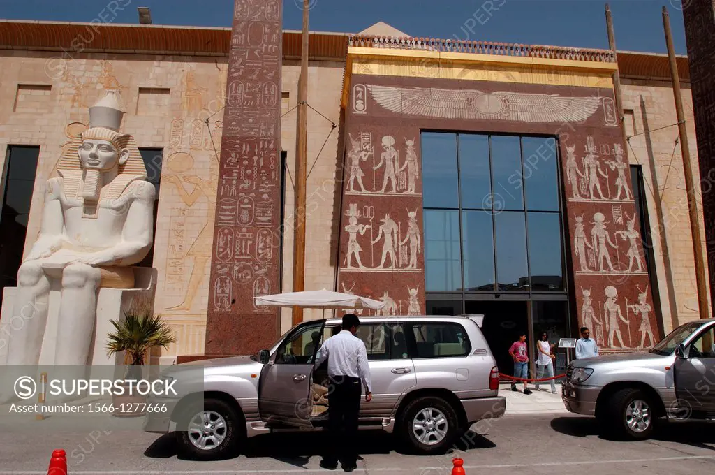 United Arab Emirates, Dubai, Wafi City Mall and decoration of ancient Egypt.