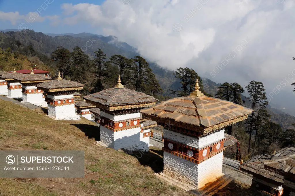 Bhutan (kingdom of), the road from Thimphu to Punakha trough Dochu-la pass (3000 m), the Druk Wangyal monument made of 108 chorten