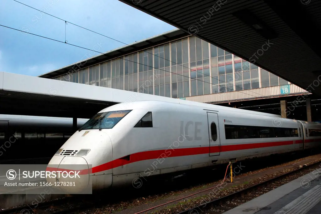 Intercity Express ICE in Munich Hauptbahnhof