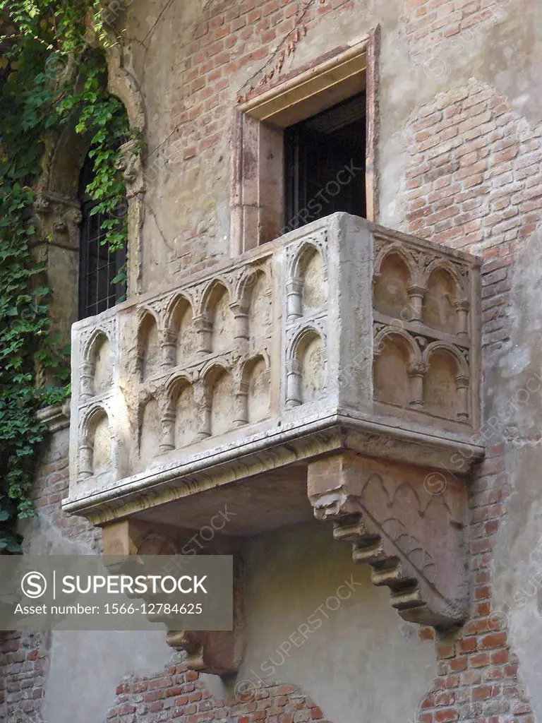 Verona (Italy). Balcony of Romeo and Juliet in Juliet´s house in the historic city center of Verona.
