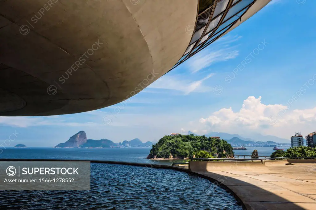 Niemeyer Museum of Contemporary Arts, View over the Sugar Loaf and the Guanabara Bay, Niteroi, Rio de Janeiro, Brazil.