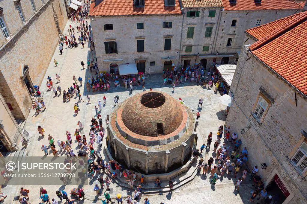 Dubrovnik, Dubrovnik-Neretva County, Croatia. The Big Fountain of Onofrio. The old city of Dubrovnik is a UNESCO World Heritage Site.