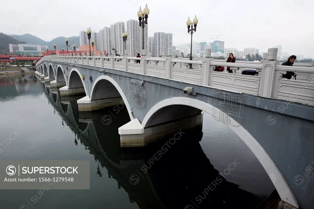 Bridge over Shing Mun river, Sha tin, New Territories, Hong Kong, China