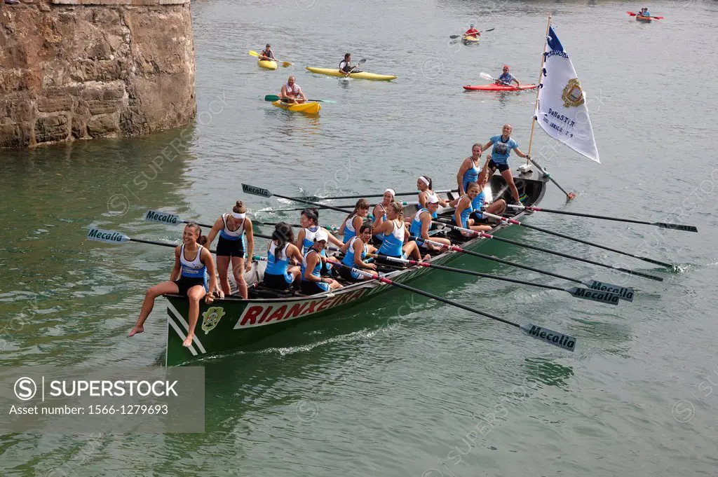 Rowers with your boat, San Sebastian - Donostia, Gipuzkoa, Guipuzcoa, Basque Country, Spain