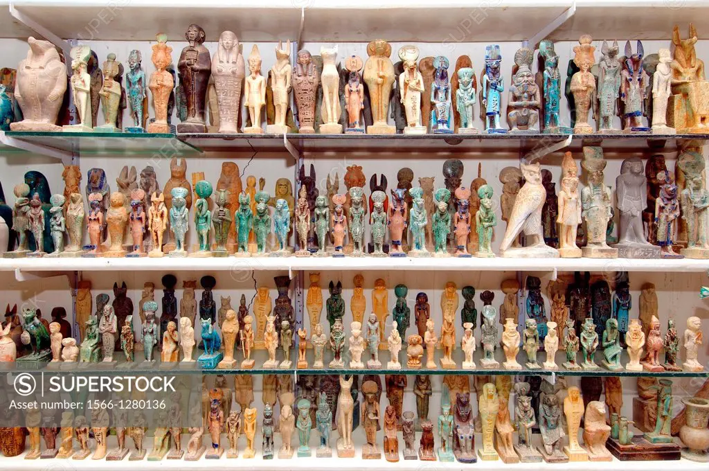 Souvenir shop, Luxor, Egyp, Afric.