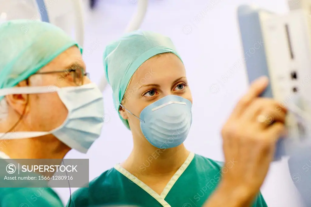 Surgeons, Surgery, Operating room, Onkologikoa Hospital, Oncology Institute, Case Center for prevention, diagnosis and treatment of cancer, Donostia, ...