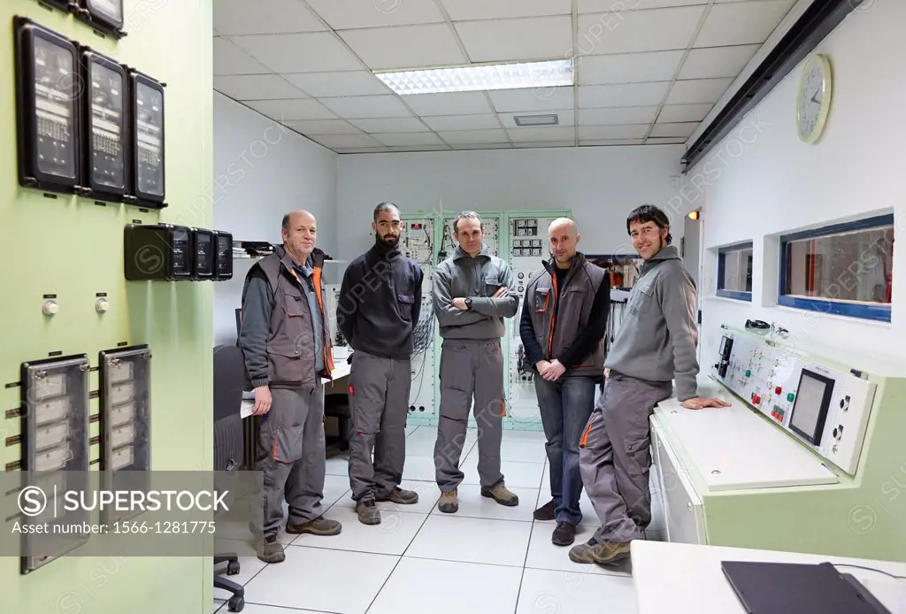 Team. Power Electric Laboratory. Certification of electrical equipment. Technological Services to Industry. Tecnalia Research & innovation, Bizkaia, B...