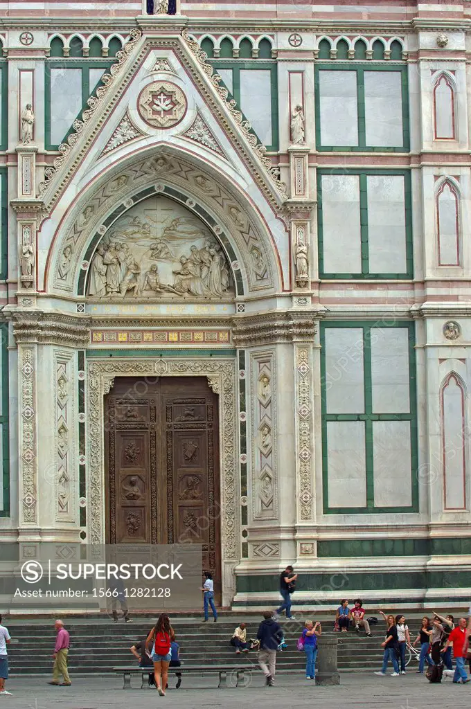 Basilica of Santa Croce, Santa Croce Square, Piazza di Santa Croce, Florence, Tuscany, Italy, Europe.