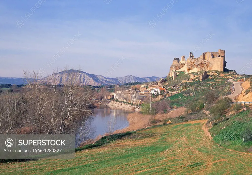 River Tajo and ruins of the castle. Zorita de los Canes, Guadalajara province, Castilla La Mancha, Spain.