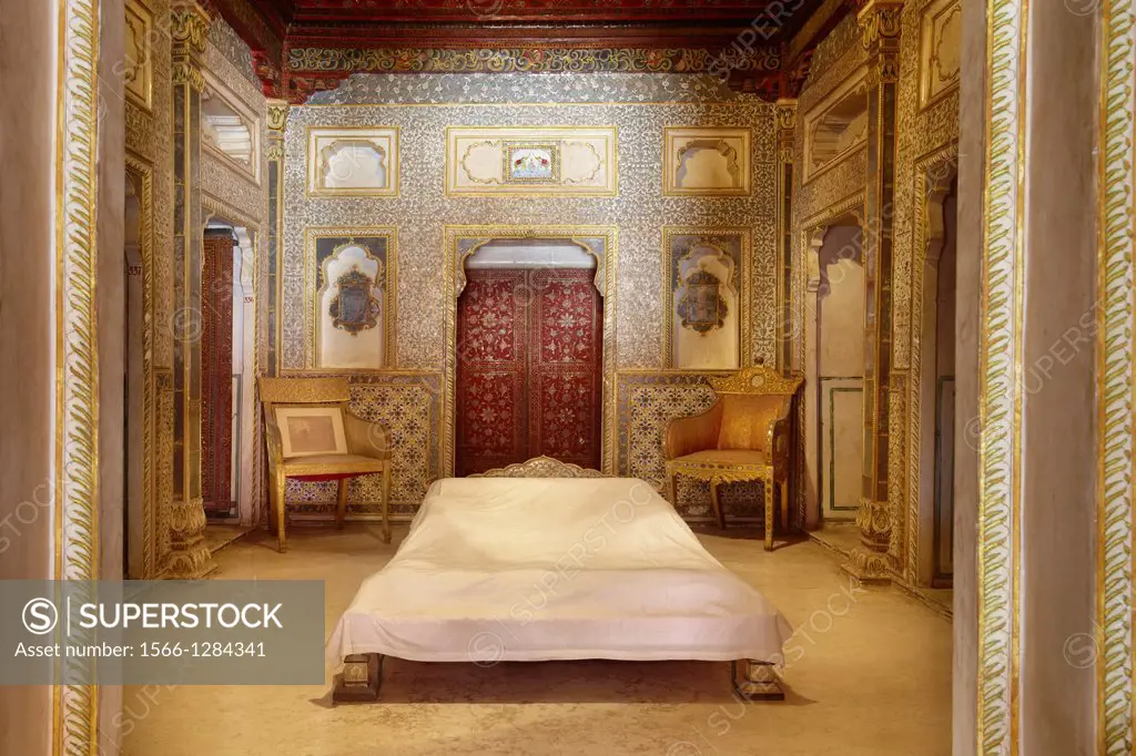 Maharajas bedroom, Junagarh Fort, Bikaner, Rajasthan, India.