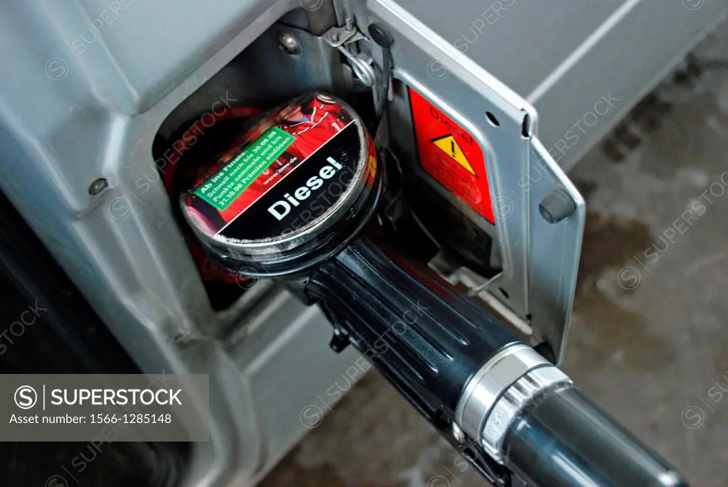 Car fueling diesel