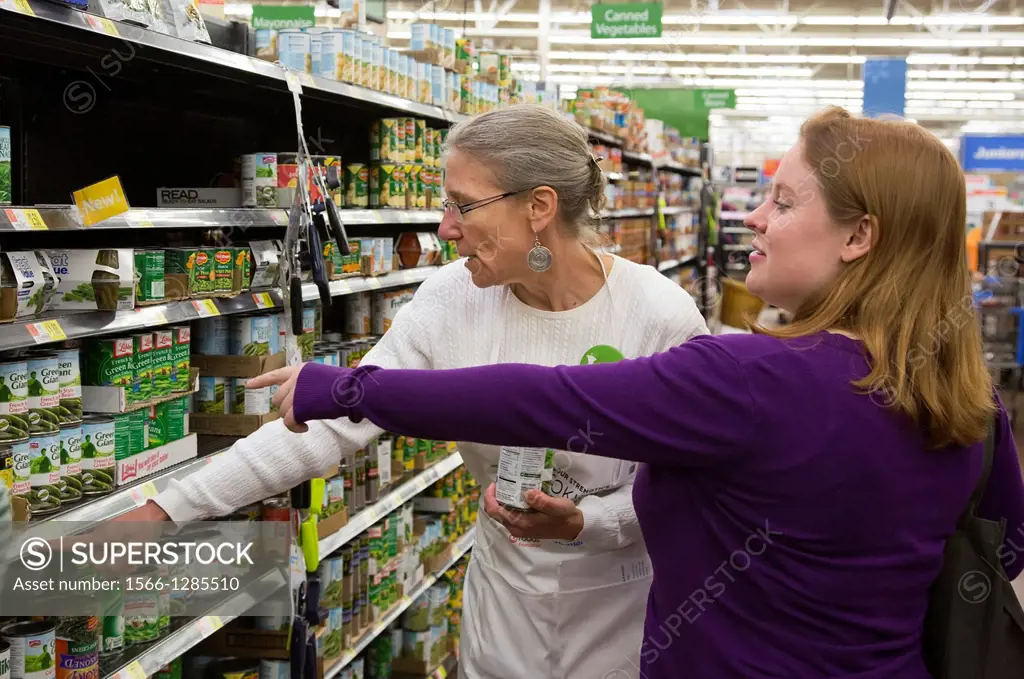 Sterling Heights, Michigan - "Cooking Matters" workshop in the grocery section of a Walmart store. The workshop offered tips on buying healthy food on...