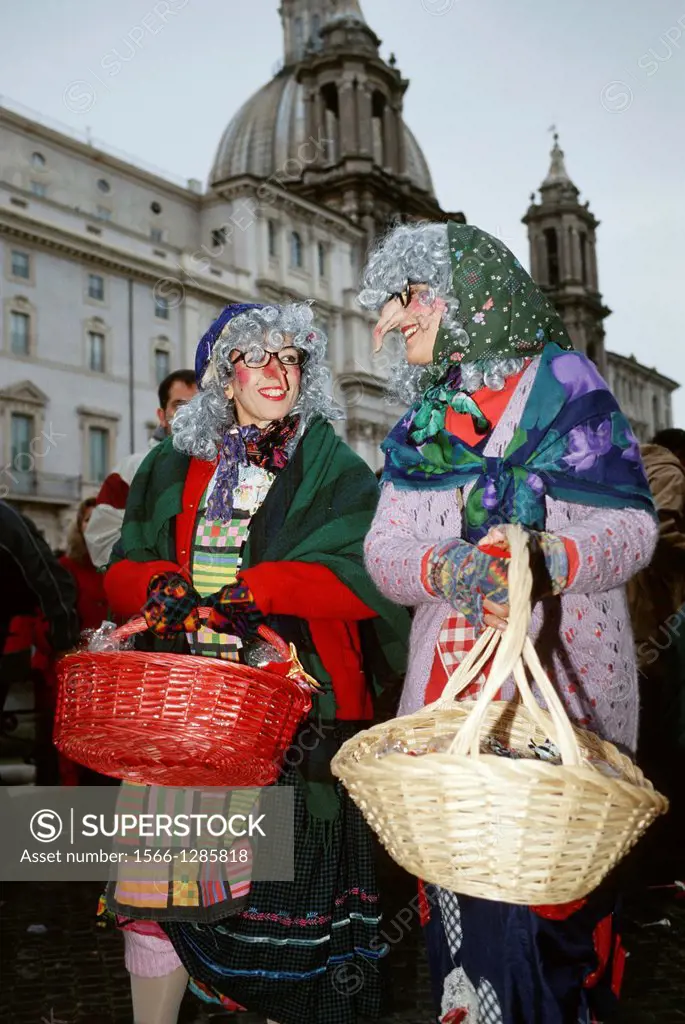 Rome. Italy. La Befana, Piazza Navona. On 6th January Epiphany it is traditional that an old woman in the shape of a witch brings children gifts of sw...