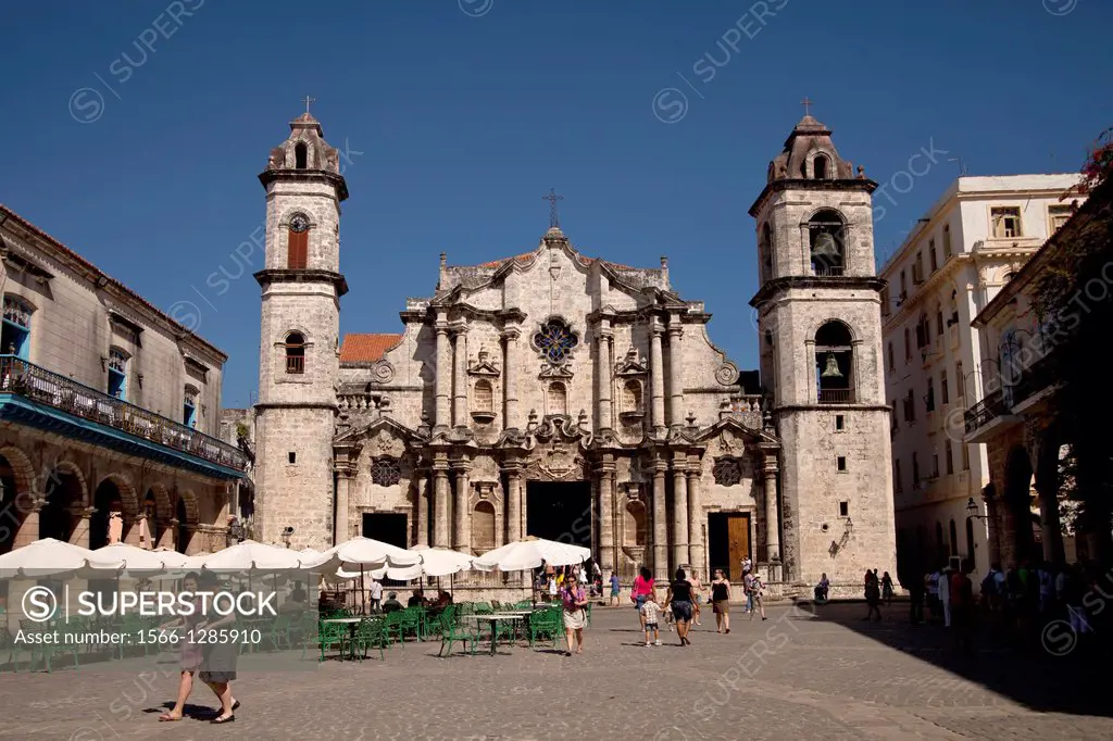 the cathedral Catedral de San Cristobal on the square Plaza de la Catedral in Old Havana La Habana Vieja, Havana, Cuba, Caribbean.
