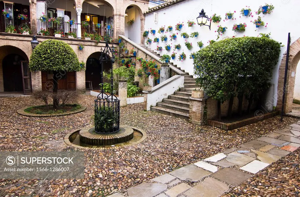 Souk courtyard in the Jewish Quarter - Cordoba - Andalucia - Spain - Europe.