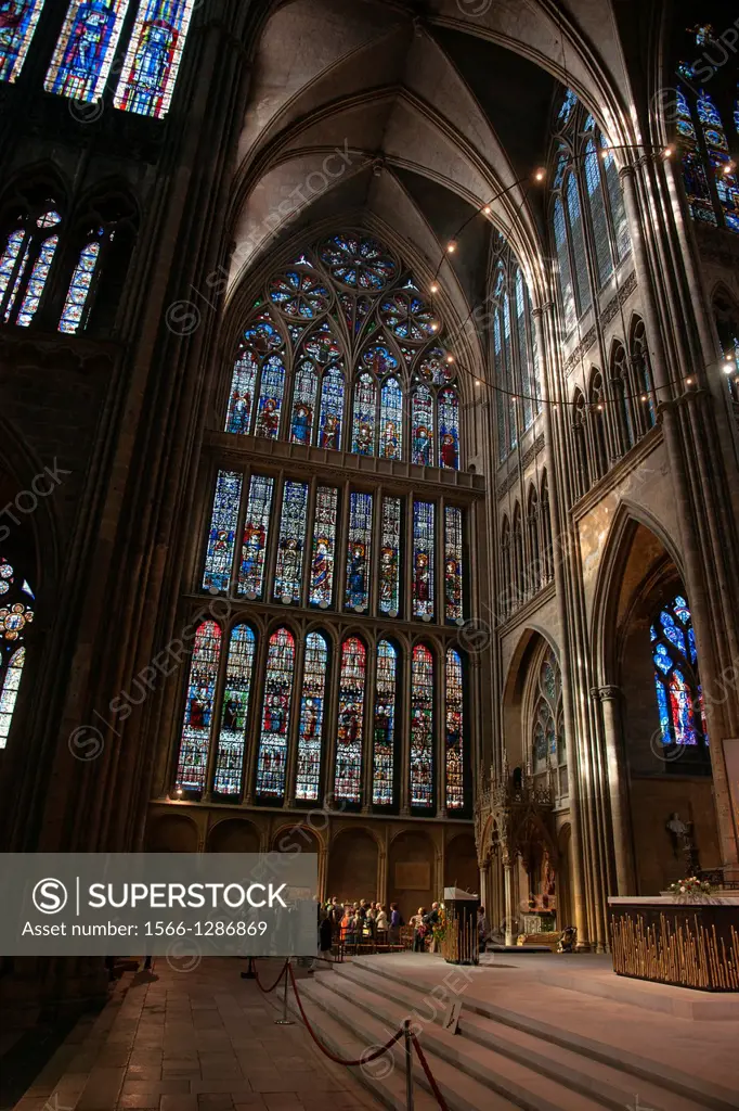 nave, Metz Cathedral, Metz France.