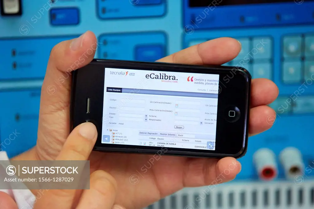 E-Calibra. Software for Smartphone and tablets. Metrology. Technological Services to Industry. Tecnalia Research & Innovation, Zamudio, Bizkaia, Basqu...