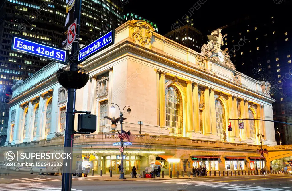 42 nd Street, Grand Central Terminal, Madison Avenue, Park Avenue, Vanderbilt Avenue, Midtown Manhattan, New York City, USA.
