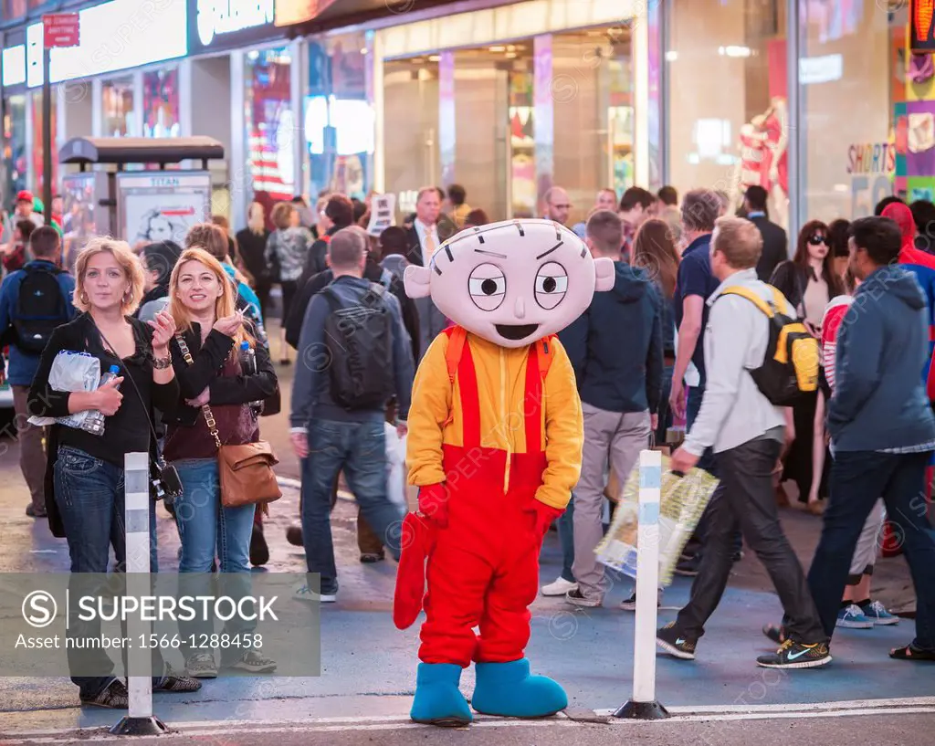Costumed characters swarm Times Square in New York. The ´´actors´´ pose for photographs with tourists asking for tips as renumeration. Recently a numb...