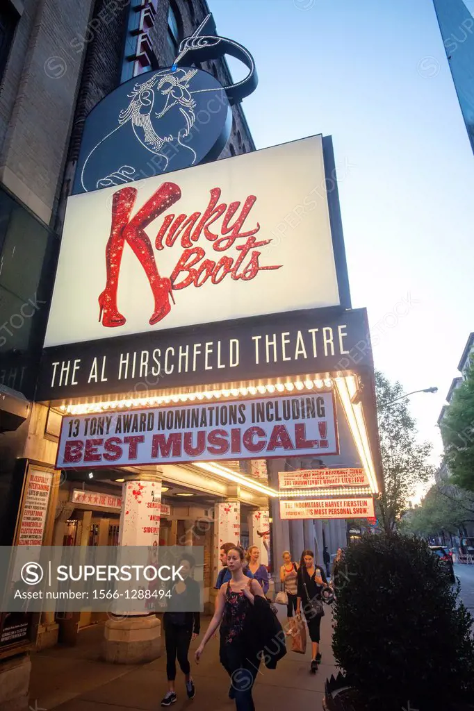 Theater lovers just before curtain outside the Al Hirschfeld Theare in New York where ´´Kinky Boots´´ is performing. ´´Kinky Boots´´ received 13 Tony ...