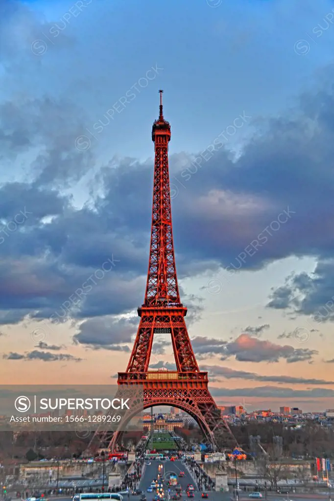 Eiffel tower at dusk, Paris, France.