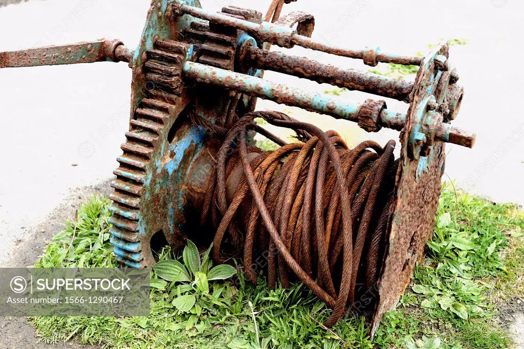 Old winch