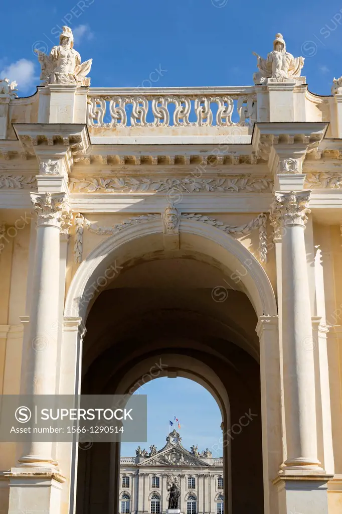 Arc de Triomphe and town hall, Nancy, Meurthe-et-Moselle, France.