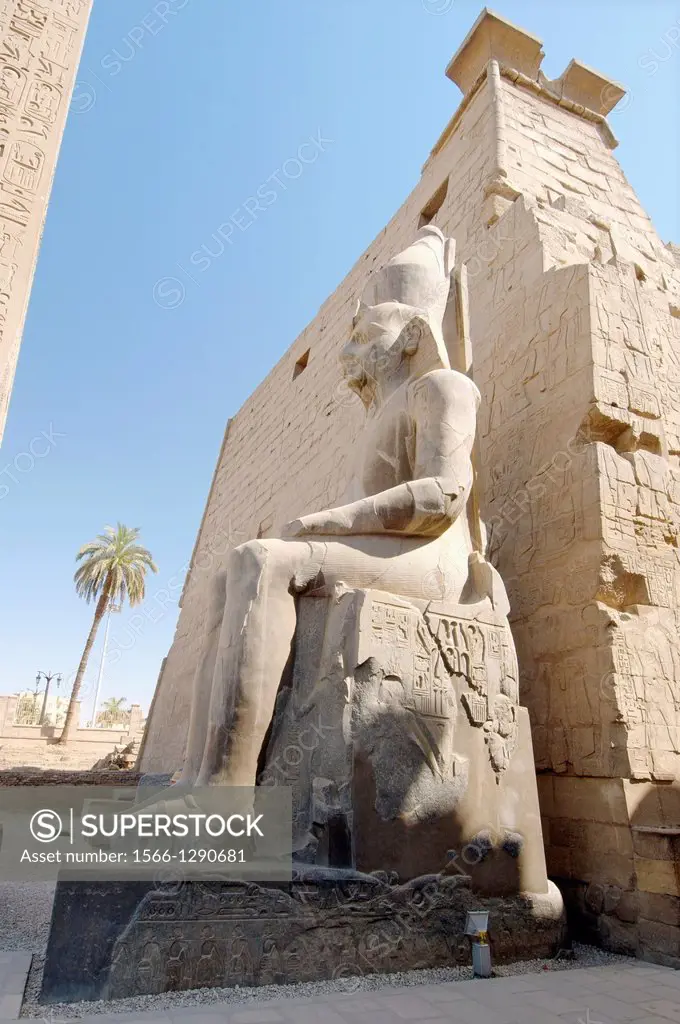 Statue Ramesses II, Luxor Temple Complex, Luxor (Thebes), Egypt, Africa.