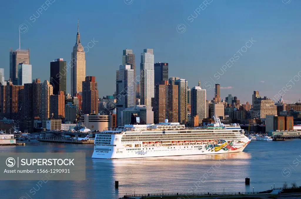 Norwegian Cruise Line Ship Midtown Skyline Hudson River Manhattan New York City Usa.