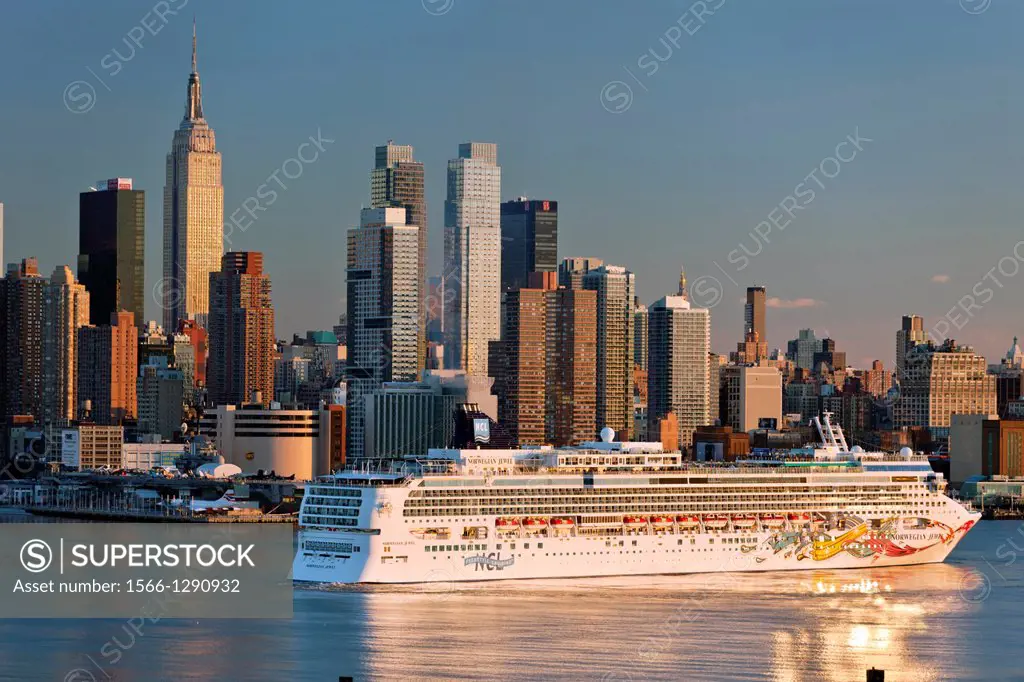 Norwegian Cruise Line Ship Midtown Skyline Hudson River Manhattan New York City Usa.