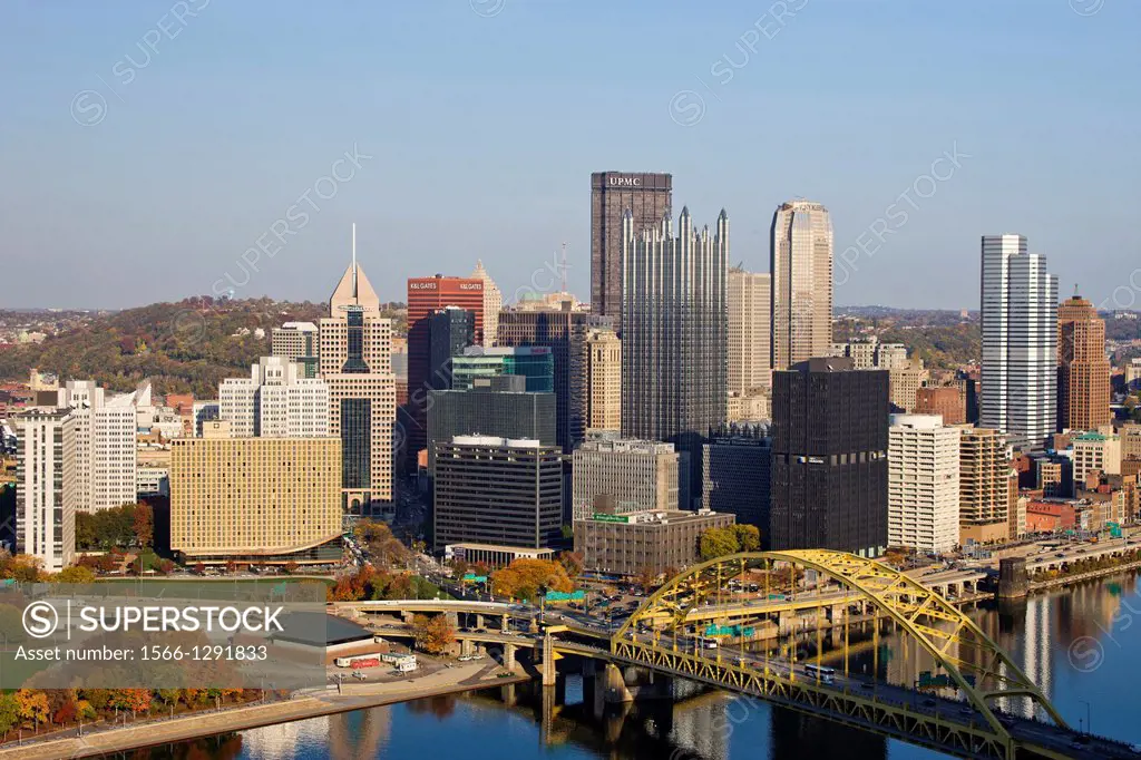 Fort Pitt Bridge Downtown Skyline Monongahela River Pittsburgh Pennsylvania Usa.