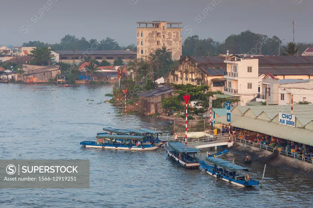 Vietnam, Mekong Delta, Cai Rang, Cai Rang Floating Market, elevated view, Can Tho River.