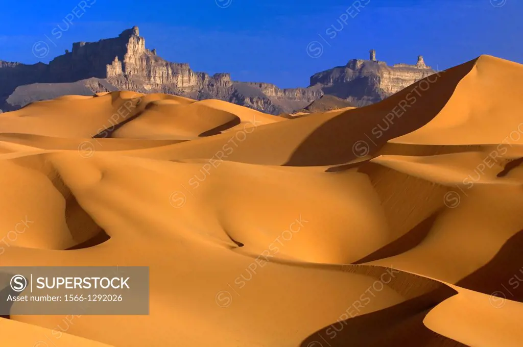 Libyan Desert; Wave of Dunes; Libyan Arab Jamahiriya.