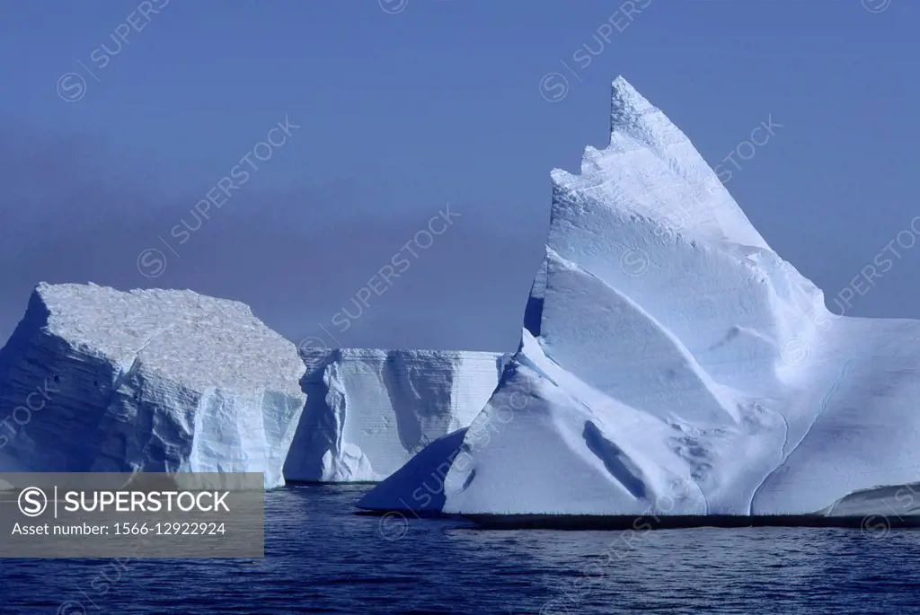 ANTARCTICA, SOUTH ORKNEY ISLANDS, ICEBERGS.