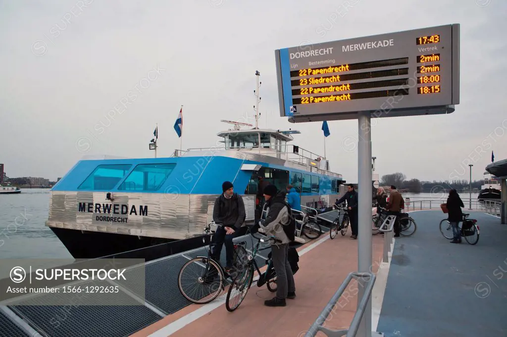 ferry service between dordrecht en Zwijndrecht, netherlands.
