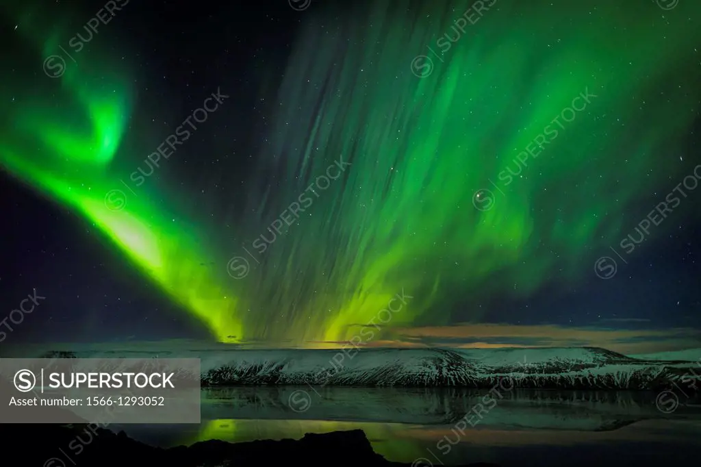Aurora Borealis or Northern lights, Kleifarvatn, Reykjanes Peninsula, Iceland.