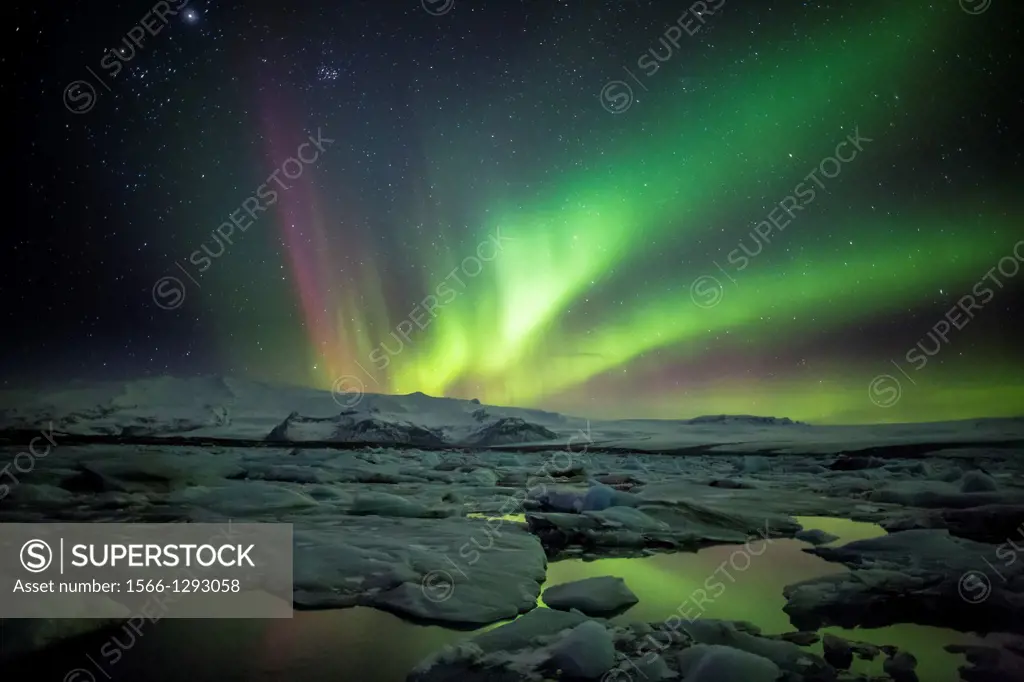Aurora Borealis or Northern lights at the Jokulsarlon, Breidamerkurjokull, Vatnajokull Ice Cap, Iceland.