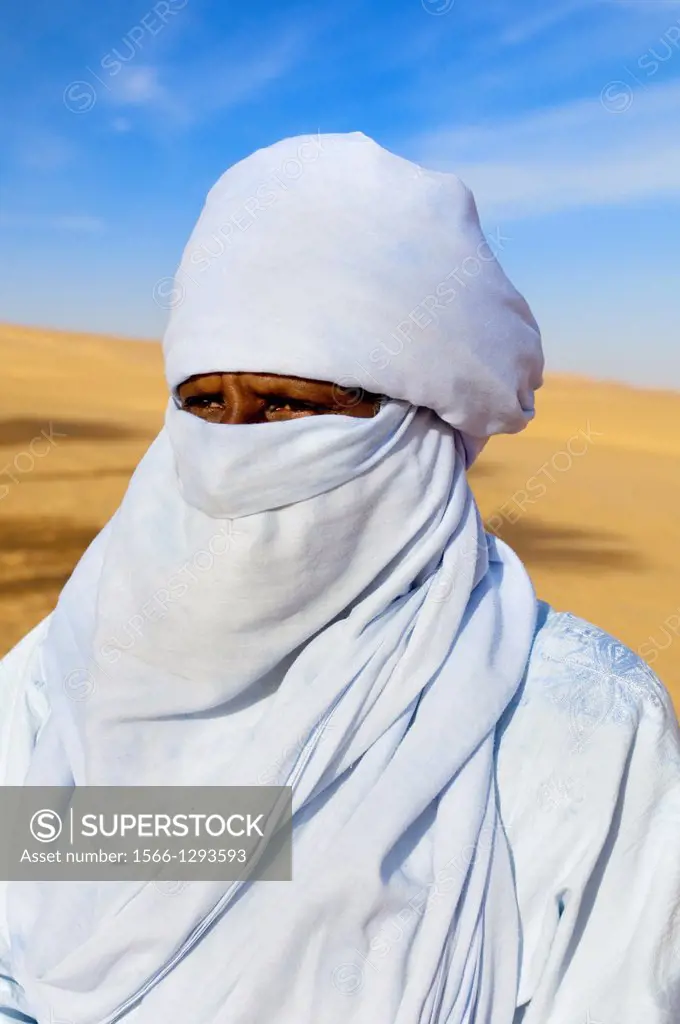 Tuareg; Close up; special Costume for Festival; Libyan Arab Jamahiriya; Libyan Desert.