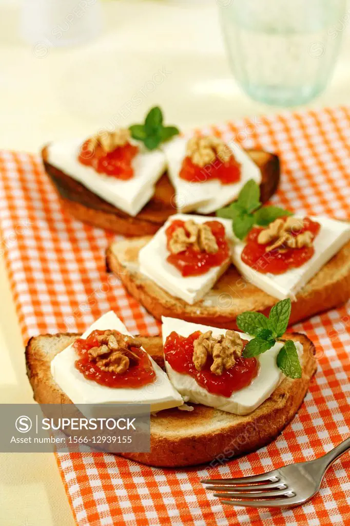 Toasted bread with tomato jam.