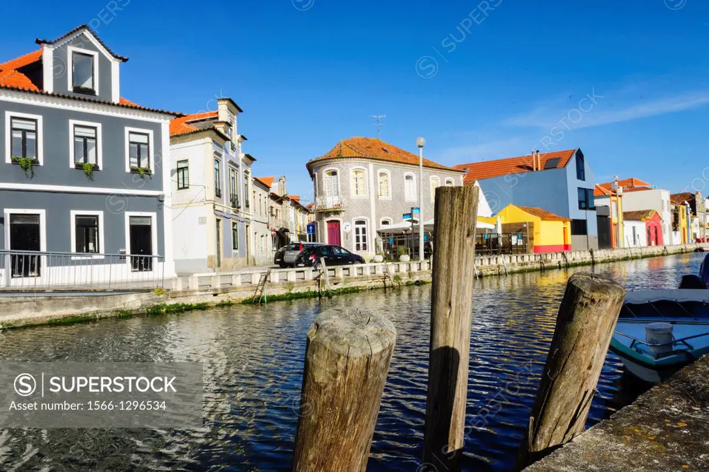 Typical colored houses, San Roque channel, os Botiroes, Aveiro, Beira Litoral, Portugal, Europe