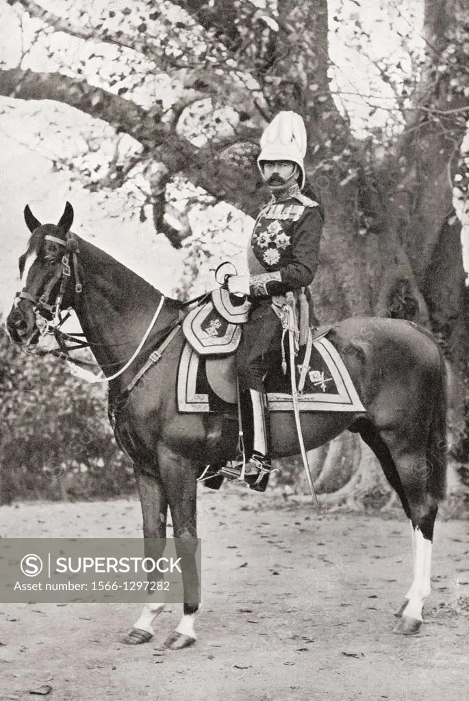 Lord Kitchener during his time in India, 1902-1909, on his favourite charger, Democrat. Field Marshal Horatio Herbert Kitchener, 1st Earl Kitchener, 1...