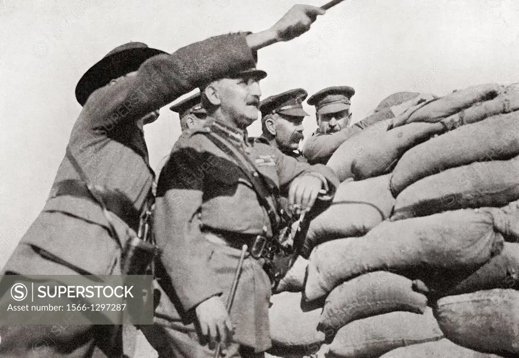 Lord Kitchener´s personal visit to Gallipoli in 1915. Examining the position from the ""Anzac"" trenches, close to the Turkish lines. Field Marshal Ho...