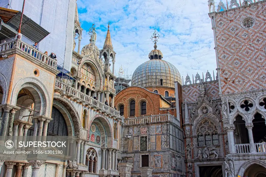 The Basilica di San Marco, St. Mark´s Square, Piazza San Marco, Doge´s Palace, Veneto, Venice, Italy.
