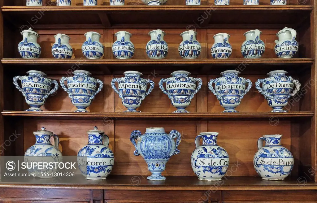 An display of part of the collection faience (faïence) pottery in the Museum of Art and History, Narbonne, France.