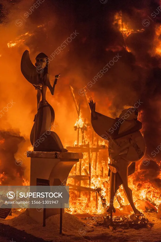 Burning of the Fallas at the night of ´La Cremà´. Valencia, Spain