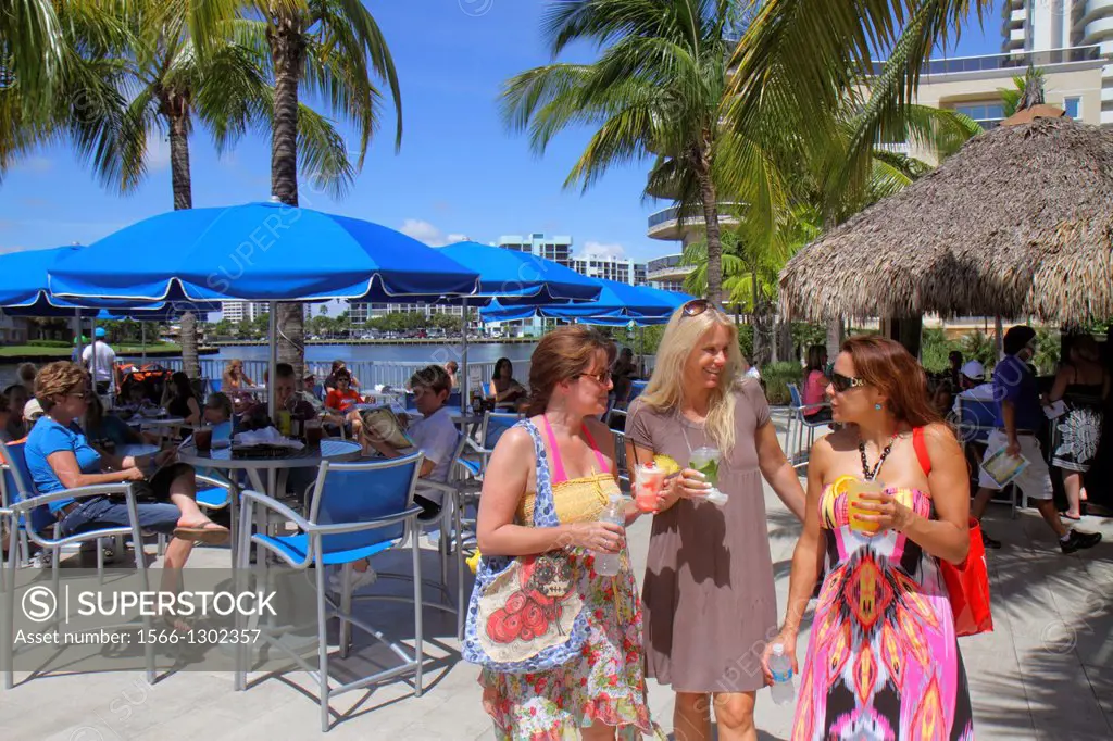 Florida, Hollywood, Intracoastal Waterway, water, Crowne Plaza Hollywood Beach, hotel, man, woman, couple, tables, Lava Tiki Bar & Grill, restaurant, ...