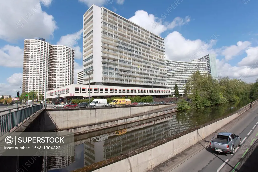 France, Brittany, Ille et Vilaine, Rennes. The buildings in the area of Bourg-L'Evêque along the Vilaine river.