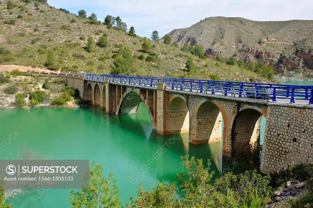 Río Segura and Puente de Híjar. Sierra del Segura. Férez. Province of Albacete. Spain.