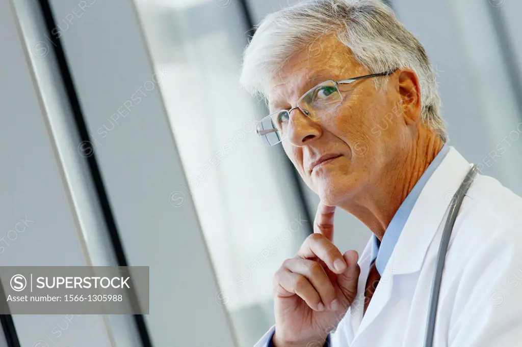 Doctor with tablet in corridor, Onkologikoa Hospital, Oncology Institute, Case Center for prevention, diagnosis and treatment of cancer, Donostia, San...