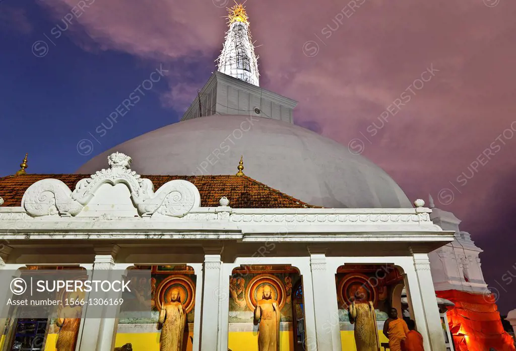 Ruvanvelisaya Dagoba in Anuradhapura, Sri Lanka.
